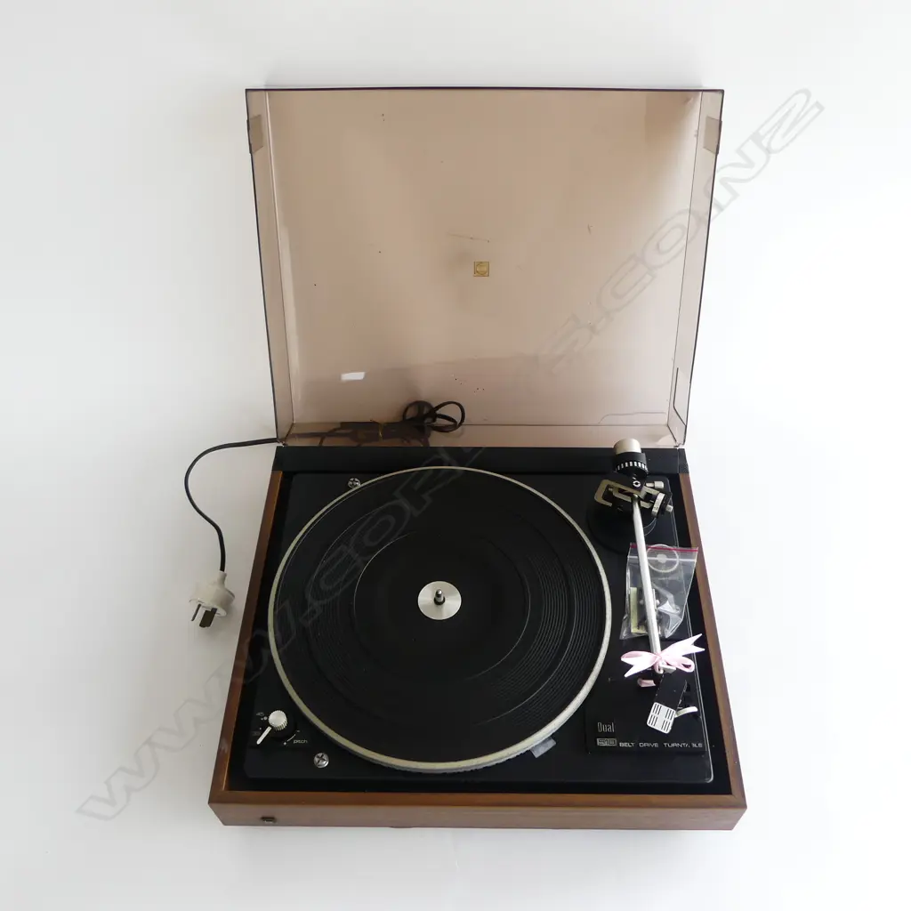DUAL 510 TURNTABLE Image 1++