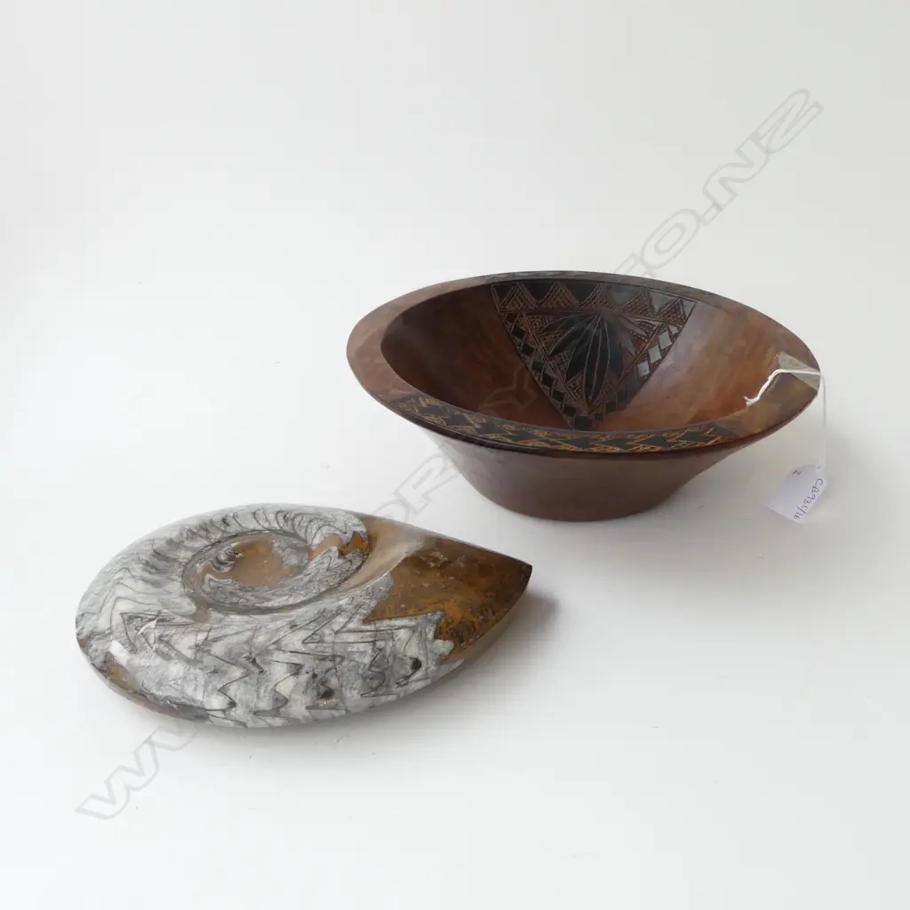 PACIFIC WOODEN BOWL 275mm dia, AMMONITE FOSSIL W.210mm Image 1++