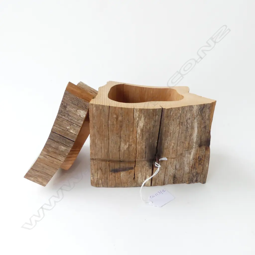 RUSTIC FENCE POST LIDDED CONTAINER BY TONY VAUGHAN 'WILD WOOD BOXES' H.170mm Image 1++