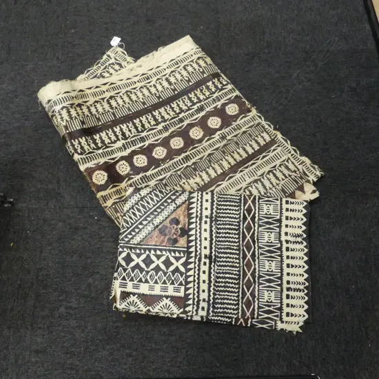 2 TAPA CLOTHES