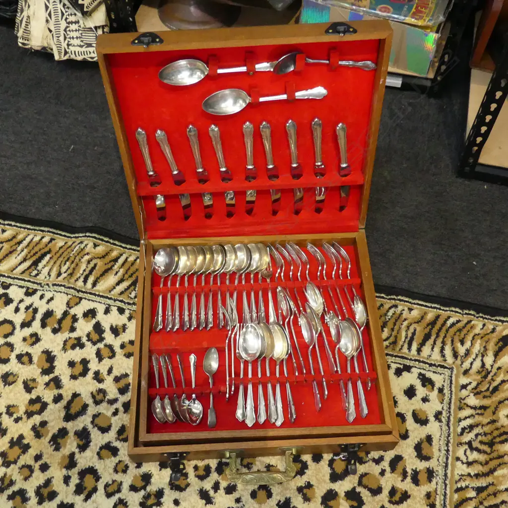 DUBARRY PATTERN CUTLERY CANTEEN, 12 PLACE + EXTRAS TO MAKE 14) Image 1++