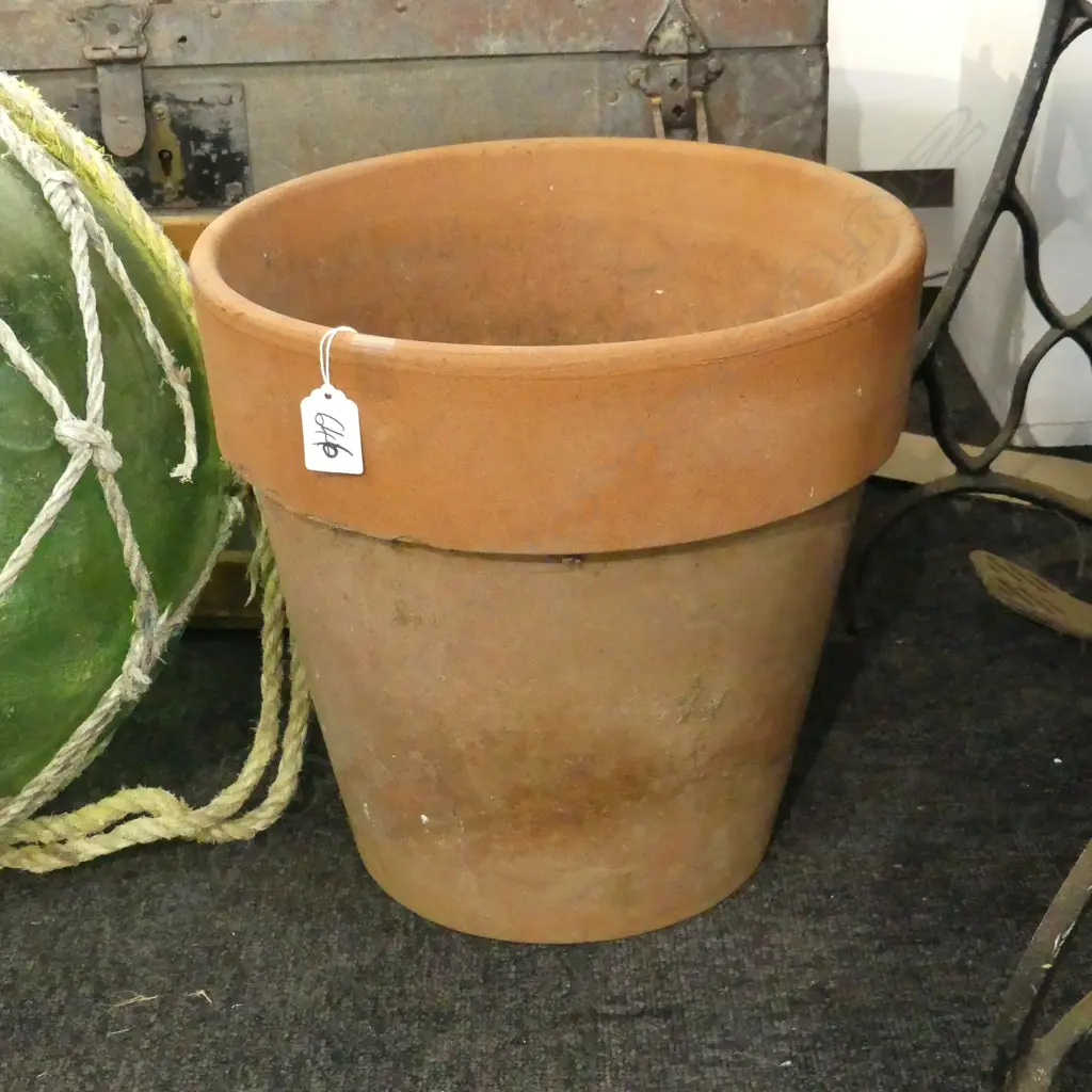 LG TERRACOTTA POT H.315mm + LG C/S PLANTER 315mm dia Image 1++