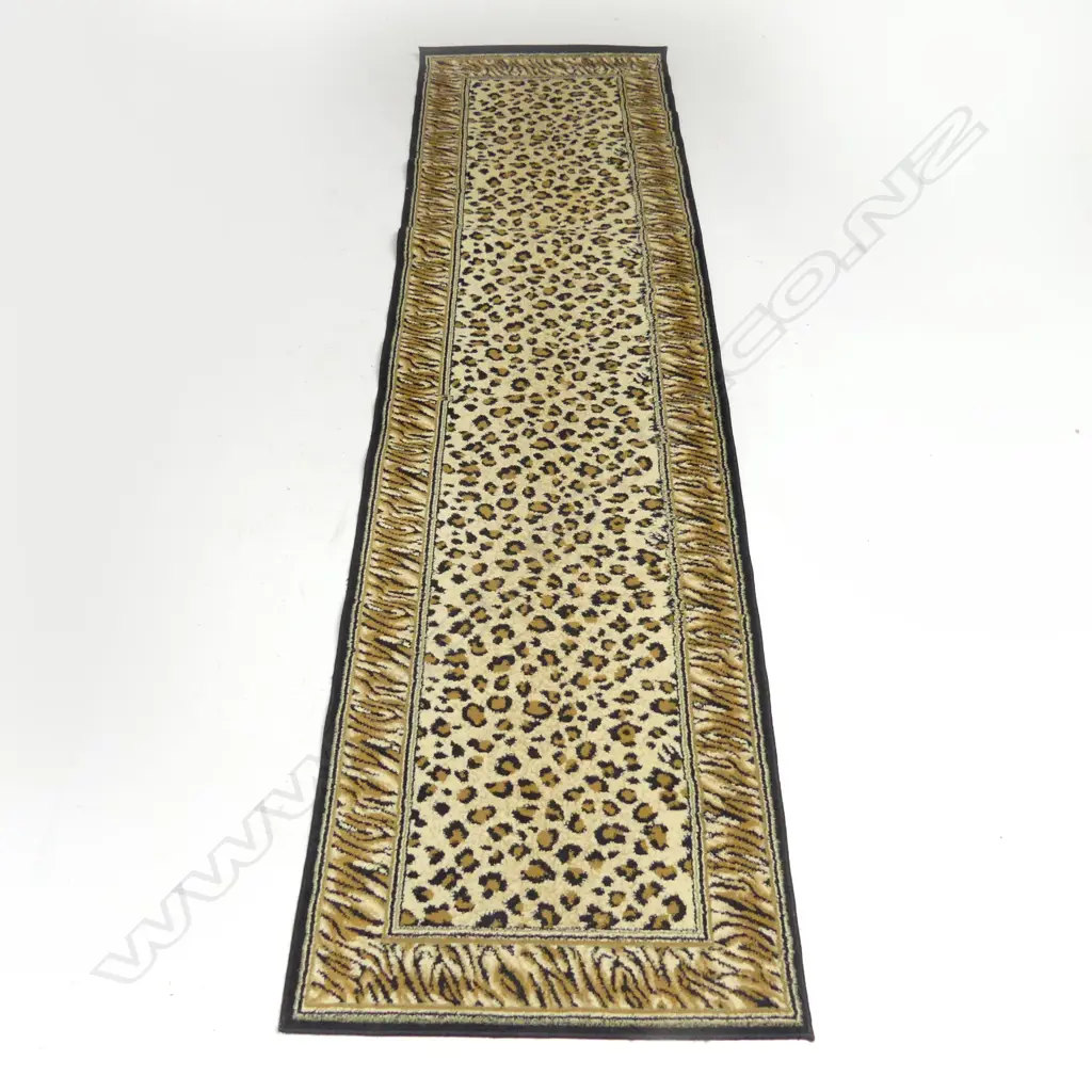 MACHINED LEOPARD PRINT RUNNER 3000x790mm Image 1++