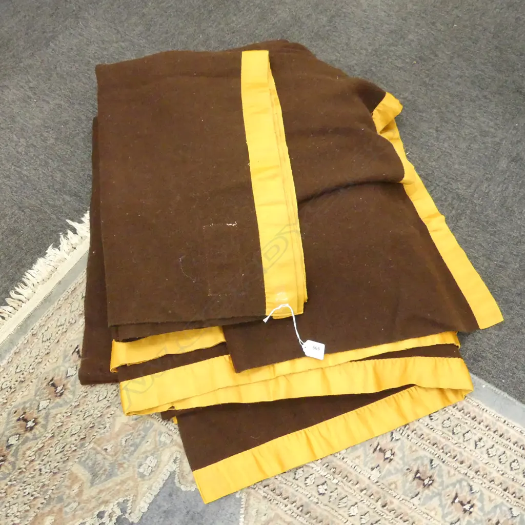 2 BROWN WOOL BLANKETS Image 1++