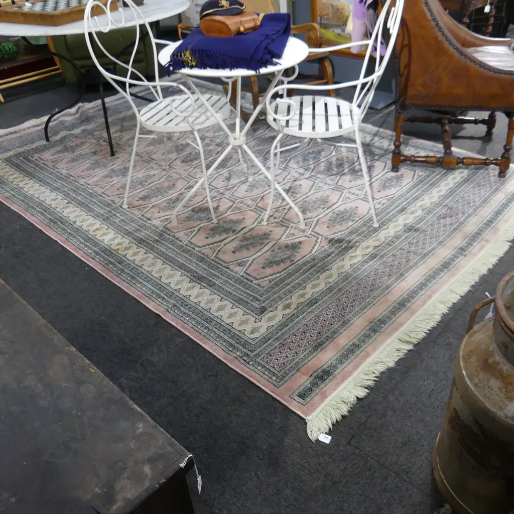 LG GREEN & SOFT RED SILK RUG 3000x2000mm Image 1++