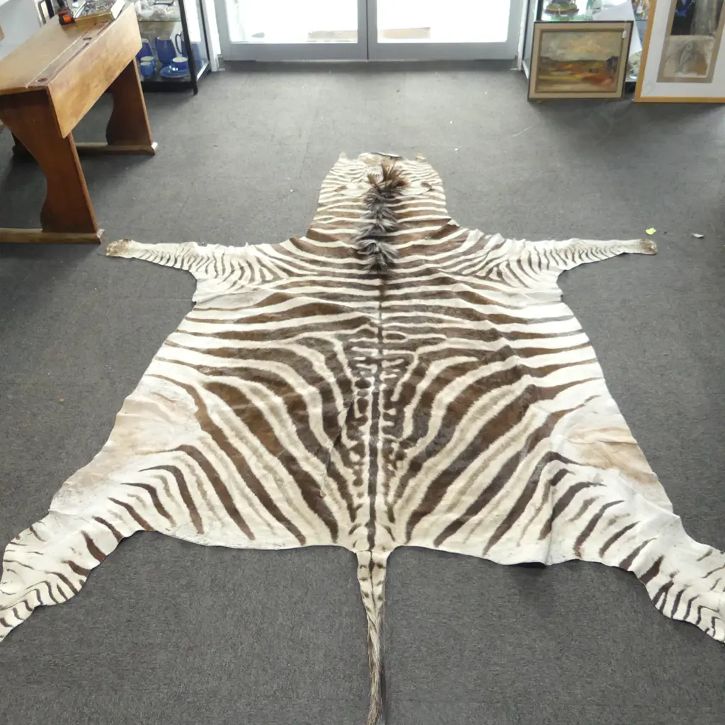 ZEBRA HIDE RUG 2900x2300mm Image 1++