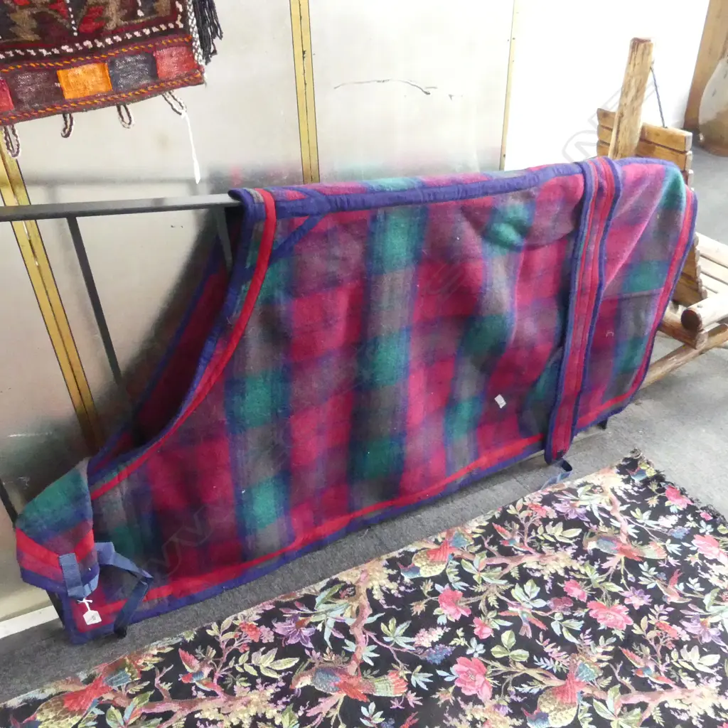 HORSE BLANKET RED TARTAN Image 1++
