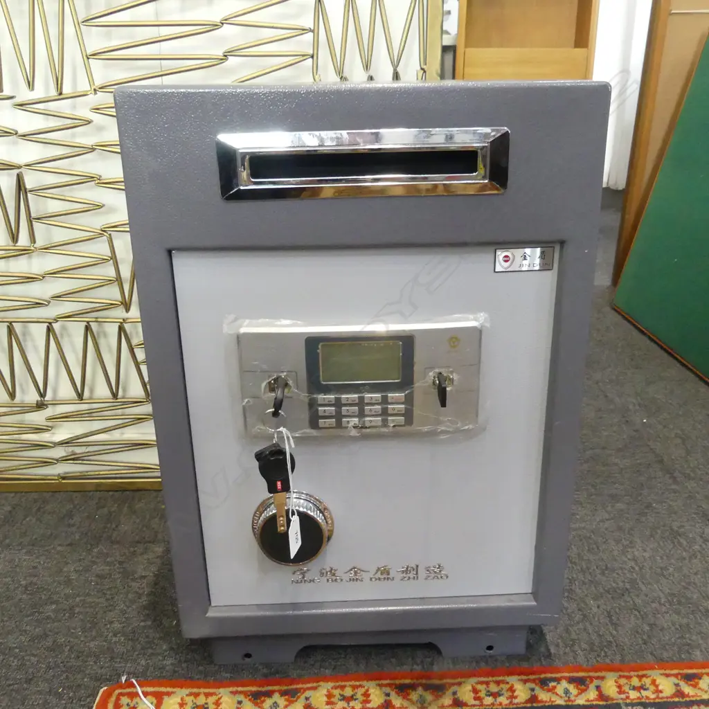 CHINESE 'JIN DUN' SAFE 390x345x585mm Image 1++