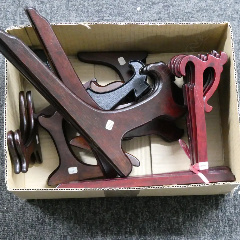 ORIENTAL PLATE STANDS Image 1++