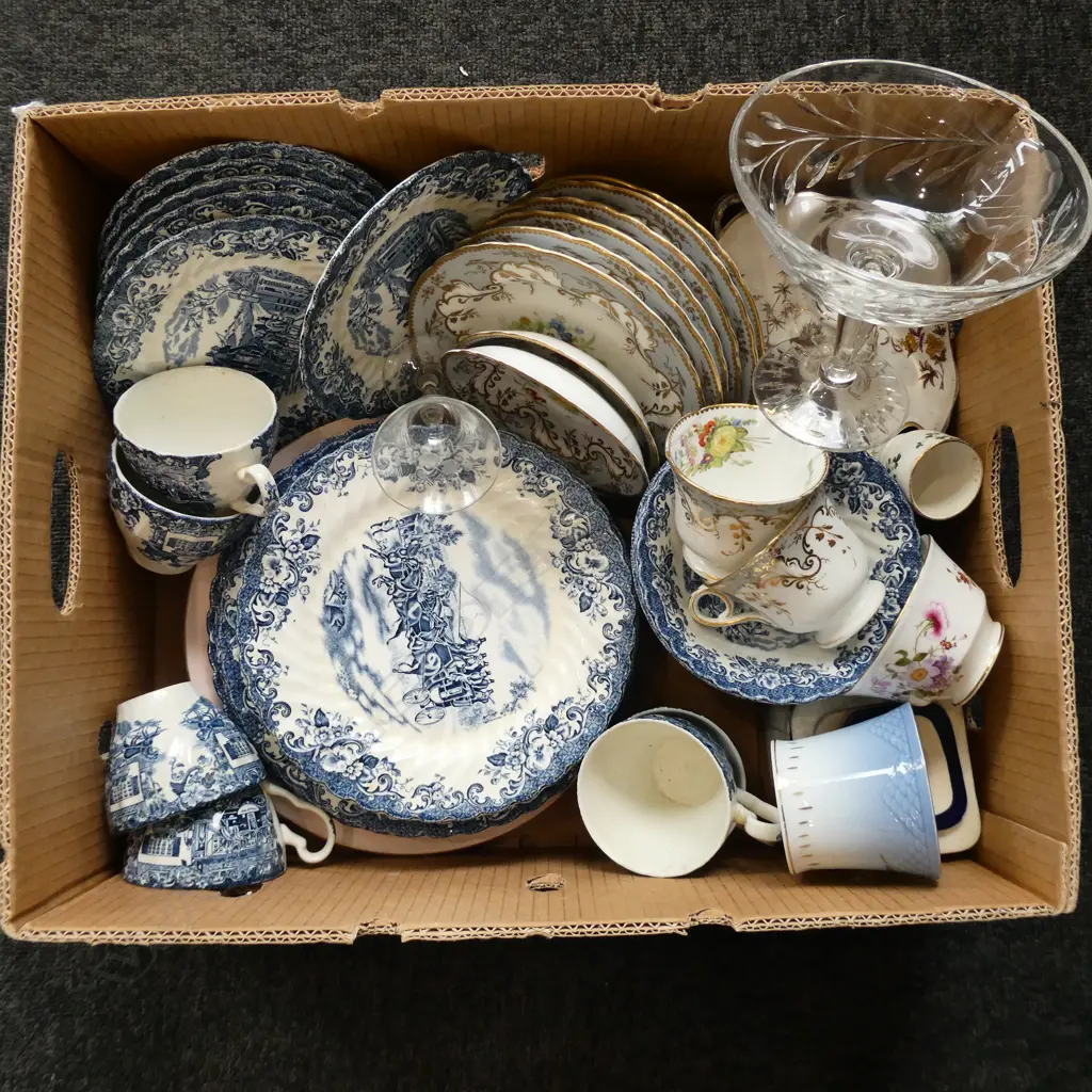 ASST. CHINA INCL. JOHNSON BROS. 'COACHING SCENES' PART DINNER SERVICE Image 1++