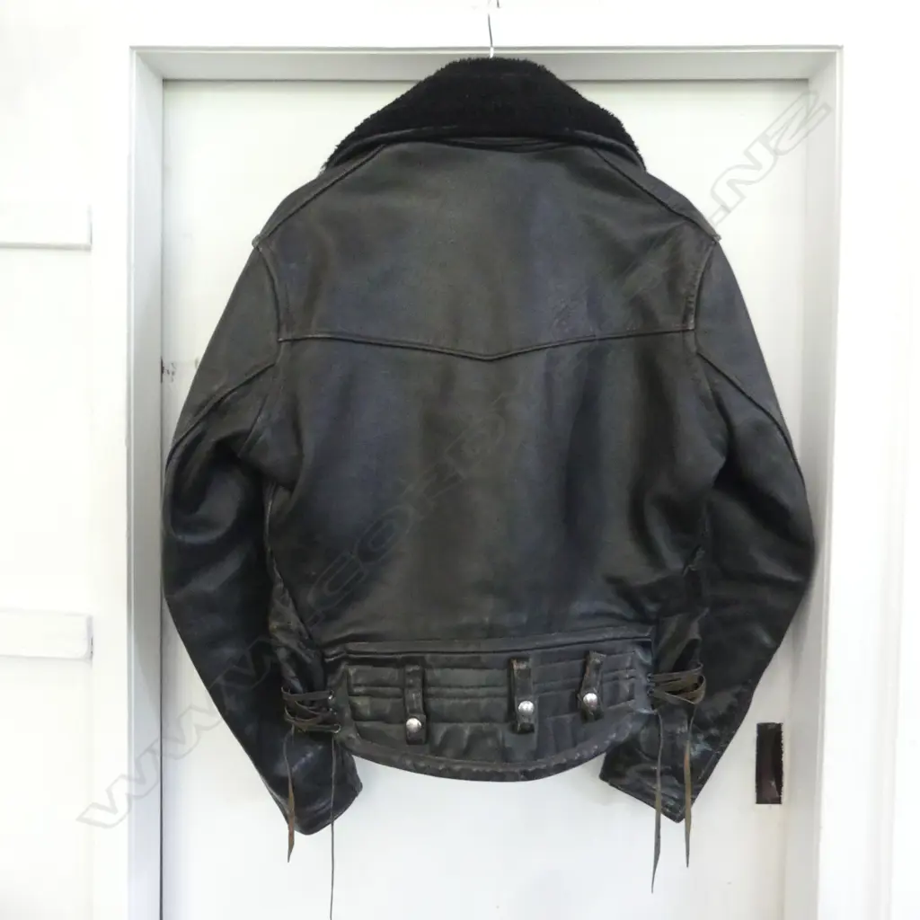 VINTAGE BLACK LEATHER JACKET w. DETACHABLE SHEEPSKIN COLLAR, VENTURA LA USA SZ. 38-40 Image 1++
