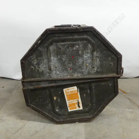 VINTAGE METAL MOVIE CASE 35MM FILM 5 REELS MOVIE SHOWDOWN