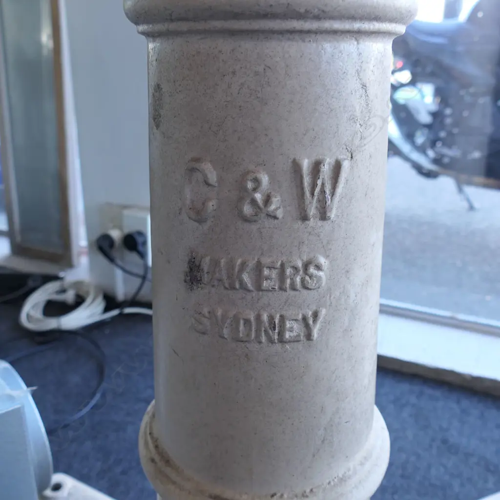 LG VINTAGE KALLE No.8 35MM COMMERCIAL MOVIE FILM PROJECTOR ON C&W OF SYDNEY CAST IRON BASE + ZEISS IKON XENOSOL1600 lamp Image 1++