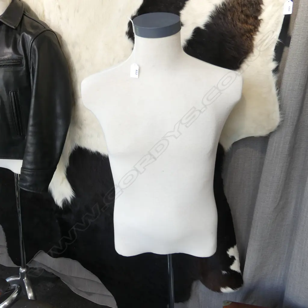 MALE MANNEQUIN ON STAND H.1500mm (ADJUSTABLE) Image 1++