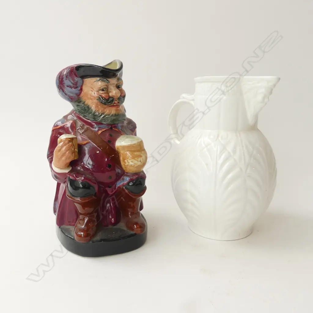 WHITE COALPORT JUG, ROYAL DOULTON SIR JOHN FALSTAFF TOBY JUG H.215mm Image 1++