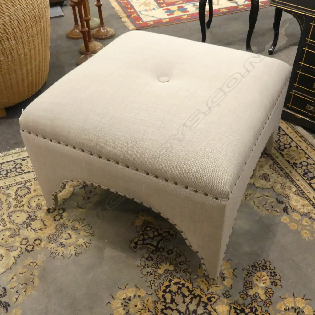 GREY UPHOLSTERED OTTOMAN 800x800x550mm Image 1++