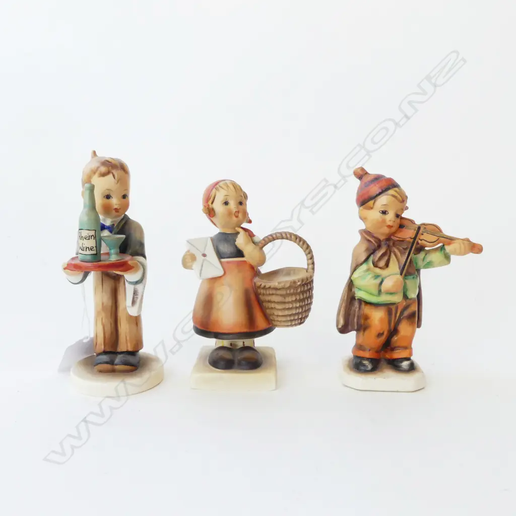 2 HUMMEL FIGURINES; WAITER, GIRL w. BASKET + FRIEDEL VIOLINIST H.150mm  Image 1++
