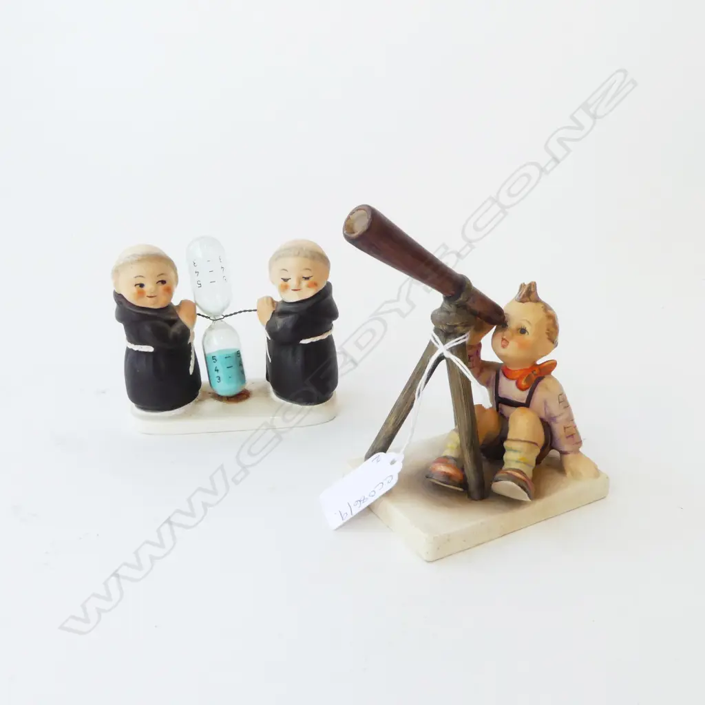 2 HUMMEL; MONK SAND TIMER, BOY w. TELESCOPE H.115mm Image 1++