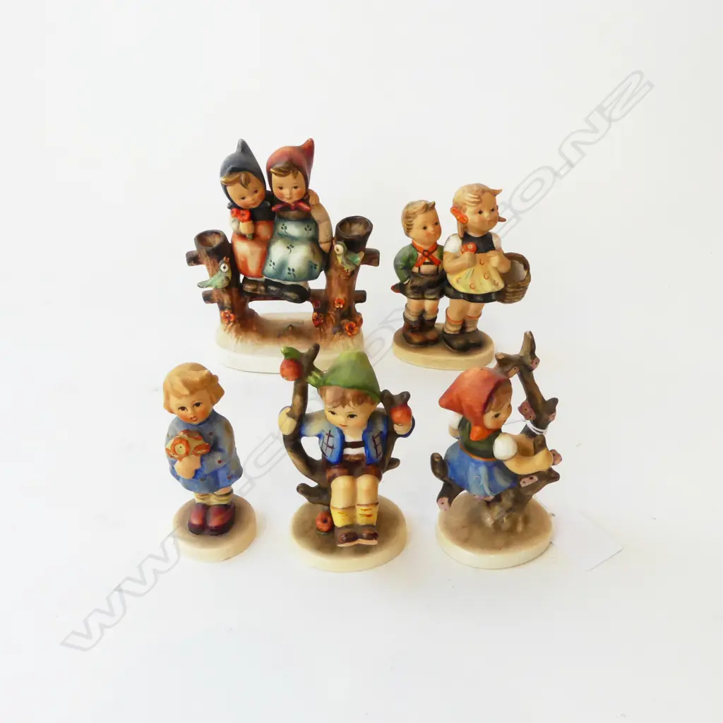 5 ASST. HUMMEL FIGURINES H.130mm Image 1++