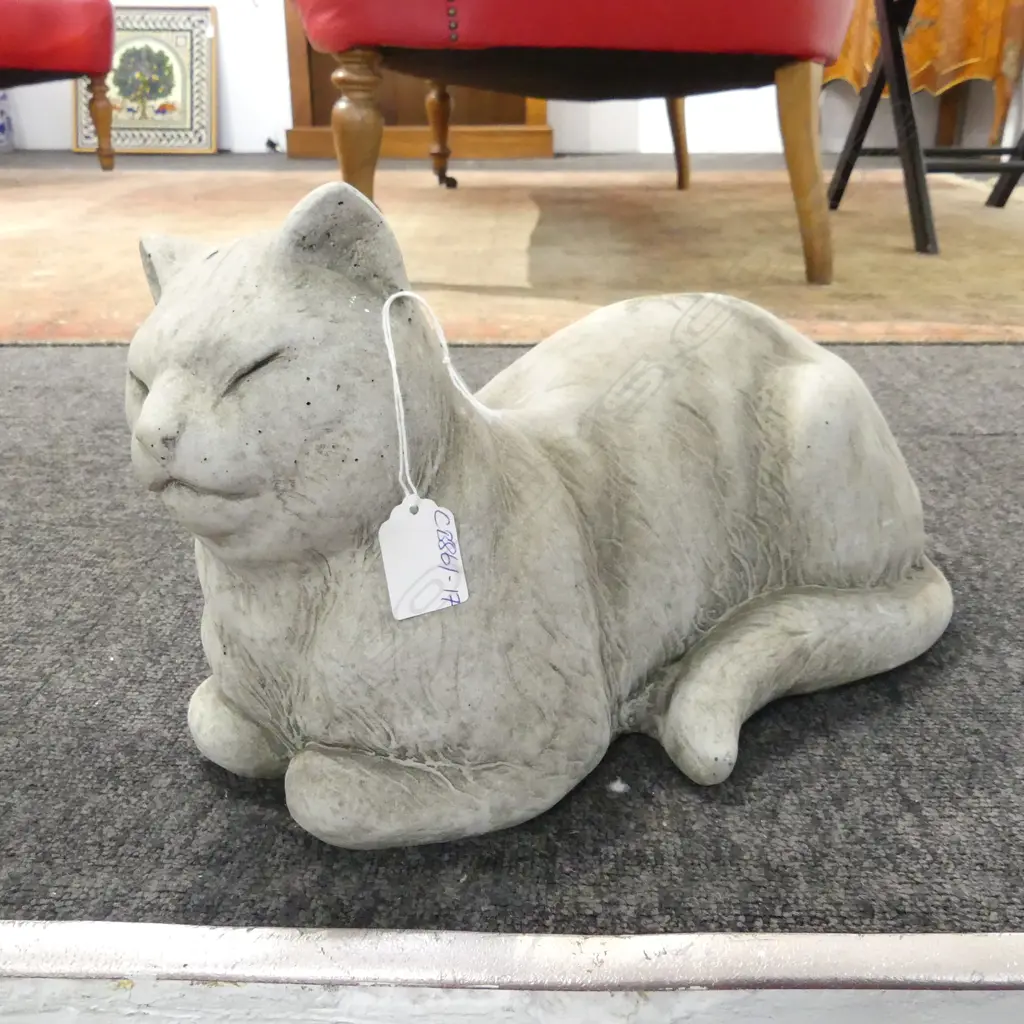 Concrete Sleeping Cat H.230mm Length 340mm Weight 12kg  Image 1++