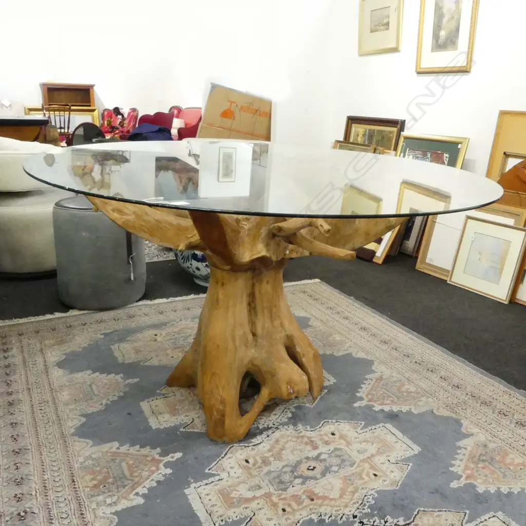 STUMP GLASS TOP DINING TABLE 1400mm dia H.825mm Image 1++
