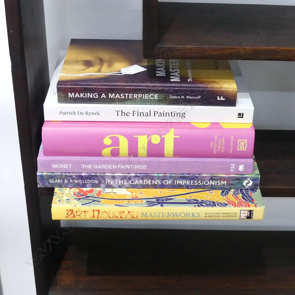 6 ART BOOKS Image 1++