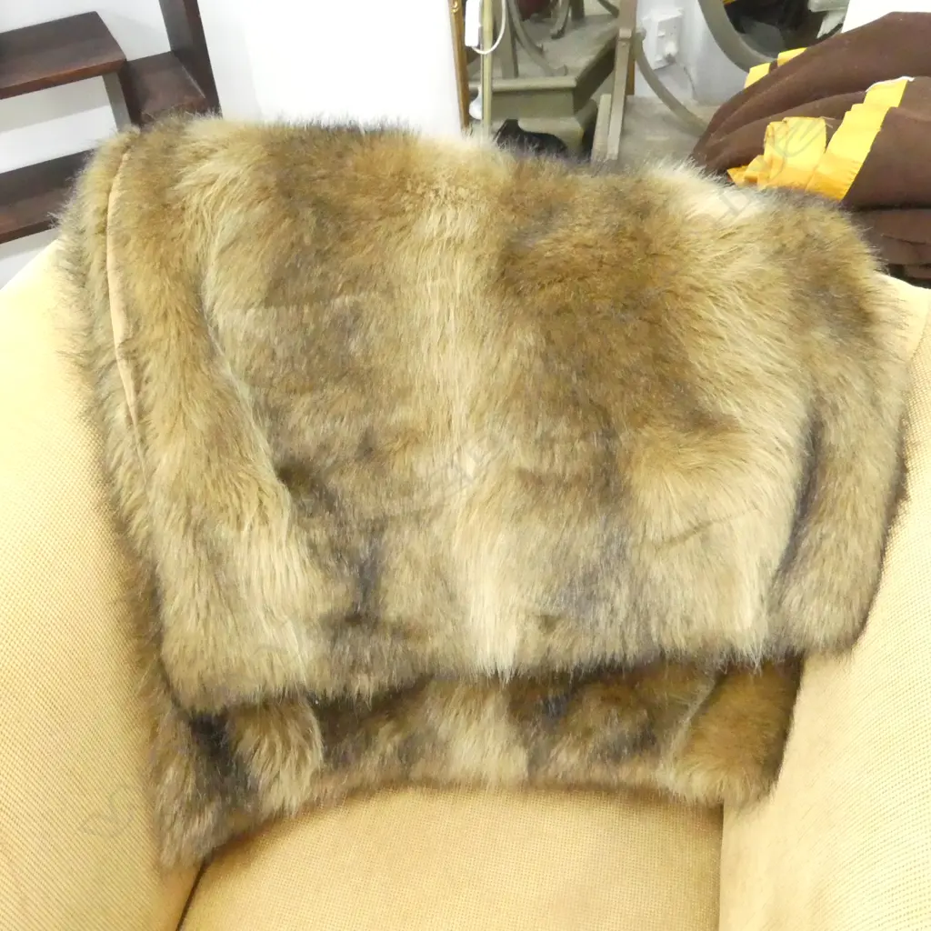 FAUX FUR THROW Image 1++