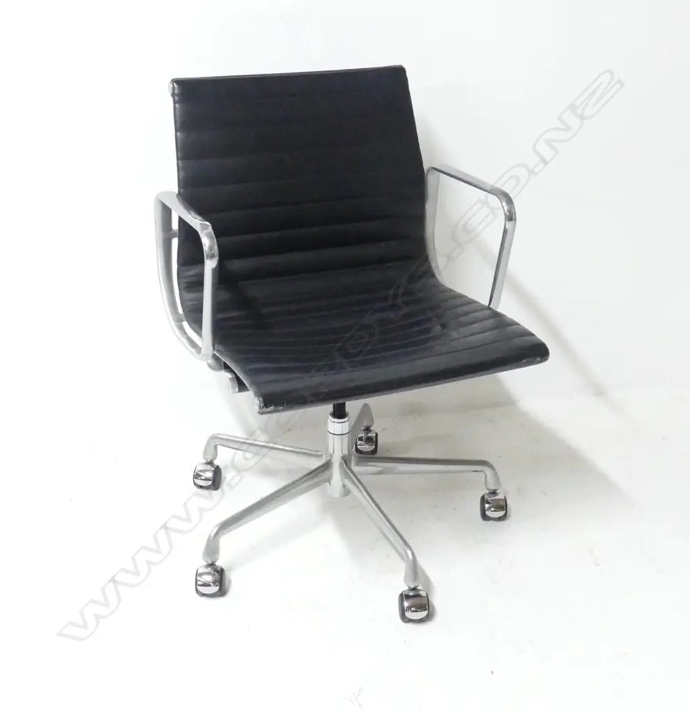 EAMES STYLE OFFICE CHAIR, SOME WEAR Image 1++