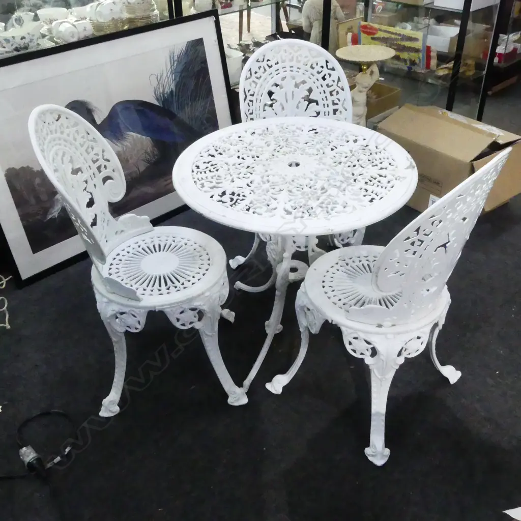 4 PCE ENDERSLEA WHITE METAL PATIO SET; TABLE & 3 CHAIRS Image 1++