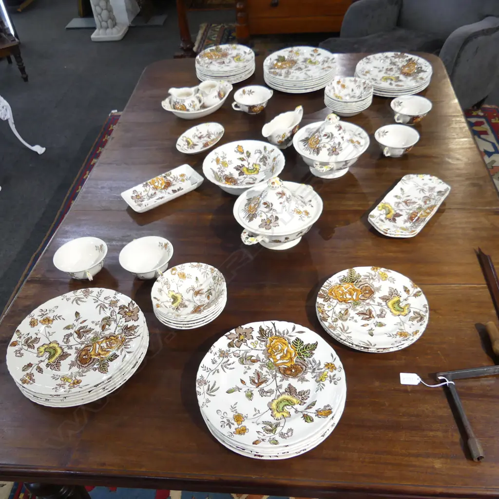 MASONS 'CHANTILLY' DINNER SERVICE, 51 PCES APPROX Image 1++