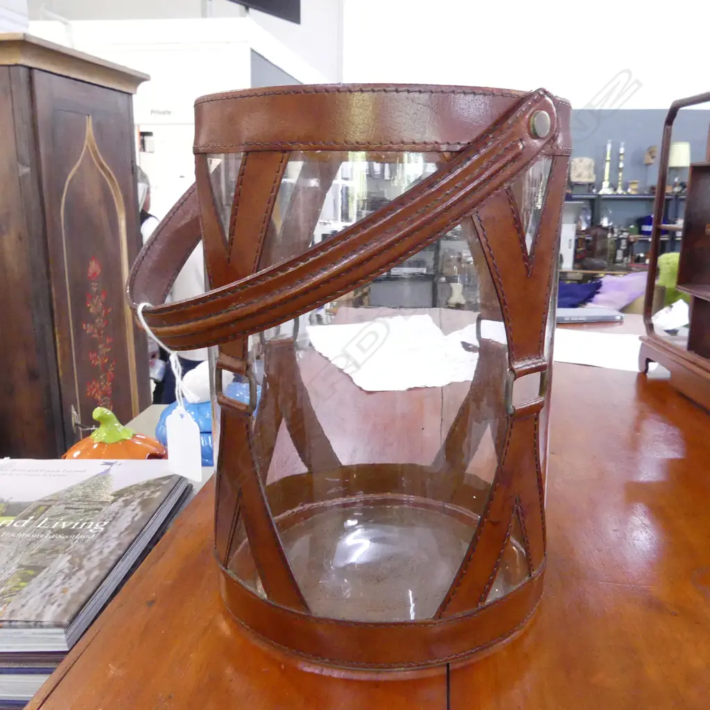 GLASS & LEATHER HURRICANE LAMP H.290mm Image 1++