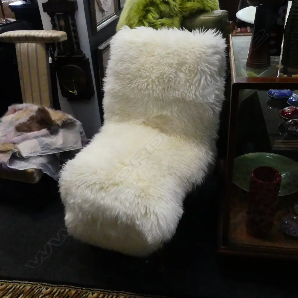 LONG WHITE SHEEPSKIN 2100x700mm Image 1++