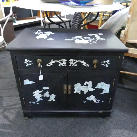 ORIENTAL BLACK LACQUER CABINET w. MoP INLAY 685x410x605mm
