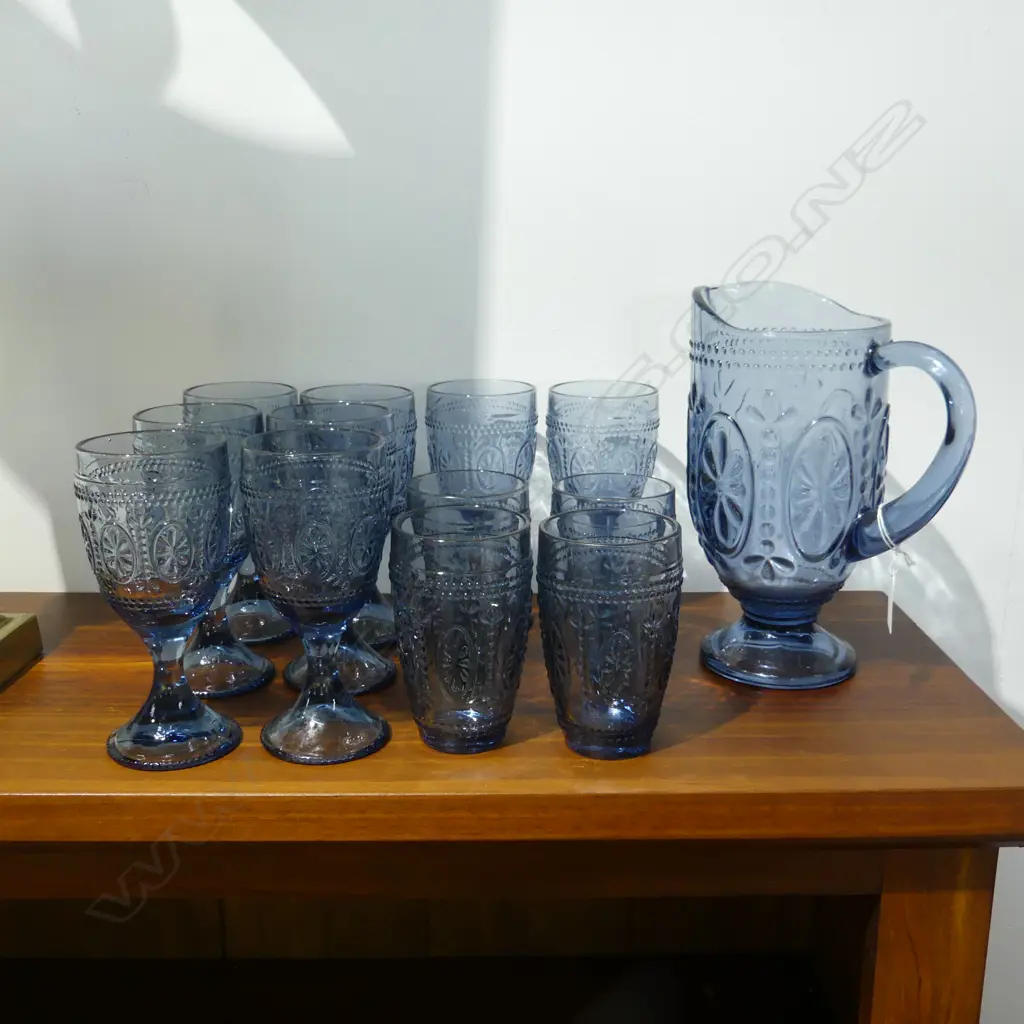 13 PCE PRESSED GLASS DRINKS SET; 8 GOBLETS, 4 BEAKERS, JUG H.240mm Image 1++