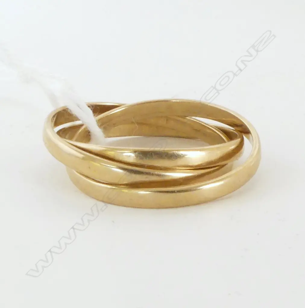 9ct YELLOW GOLD RUSSIAN WEDDING RING triple band 3.38gms SIZE O Image 1++