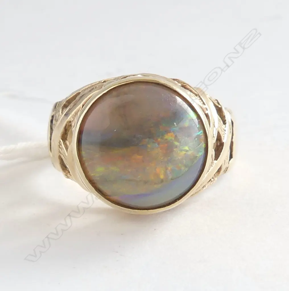 9ct Y/GOLD & OPAL CABACHON DRESS RING trellis shoulders 4.7gms size R Image 1++