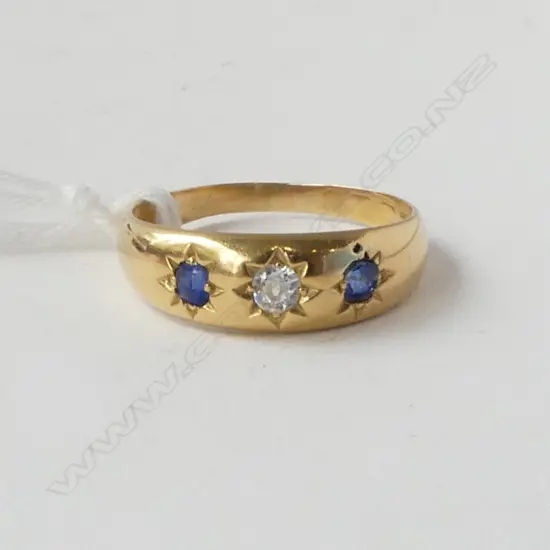 18ct YELLOW GOLD  OLD CUT DIAMOND & 2 SAPPHIRE GYPSY RING 3gms SIZE N