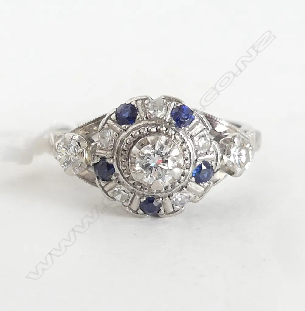 PALLADIUM SAPPHIRE & DIAMOND CLUSTER RING SIZE K Image 1++