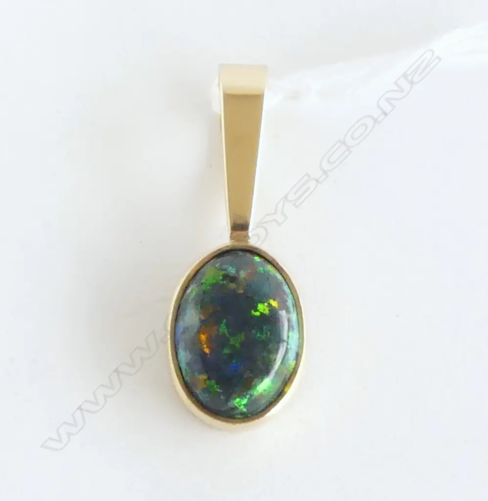 14ct YELLOW GOLD & DARK CABACHON OPAL PENDANT 3.86gms Image 1++