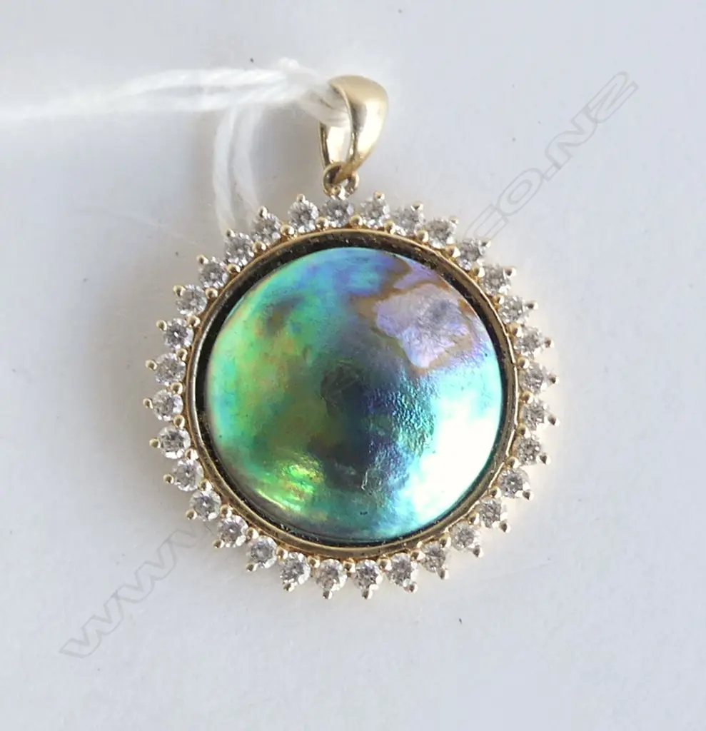 returned by Hamish 19 Dec 14ct DIAMOND & PAUA PEARL PENDANT 4.38gm Image 1++