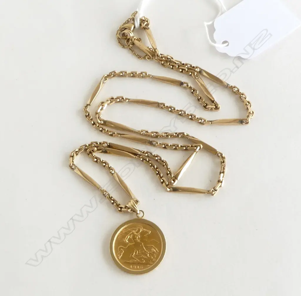 MOUNTED 1915 HALF SOVEREIGN ON 9CT Y/GOLD, L.60 cm, TOTAL 25gms Image 1++