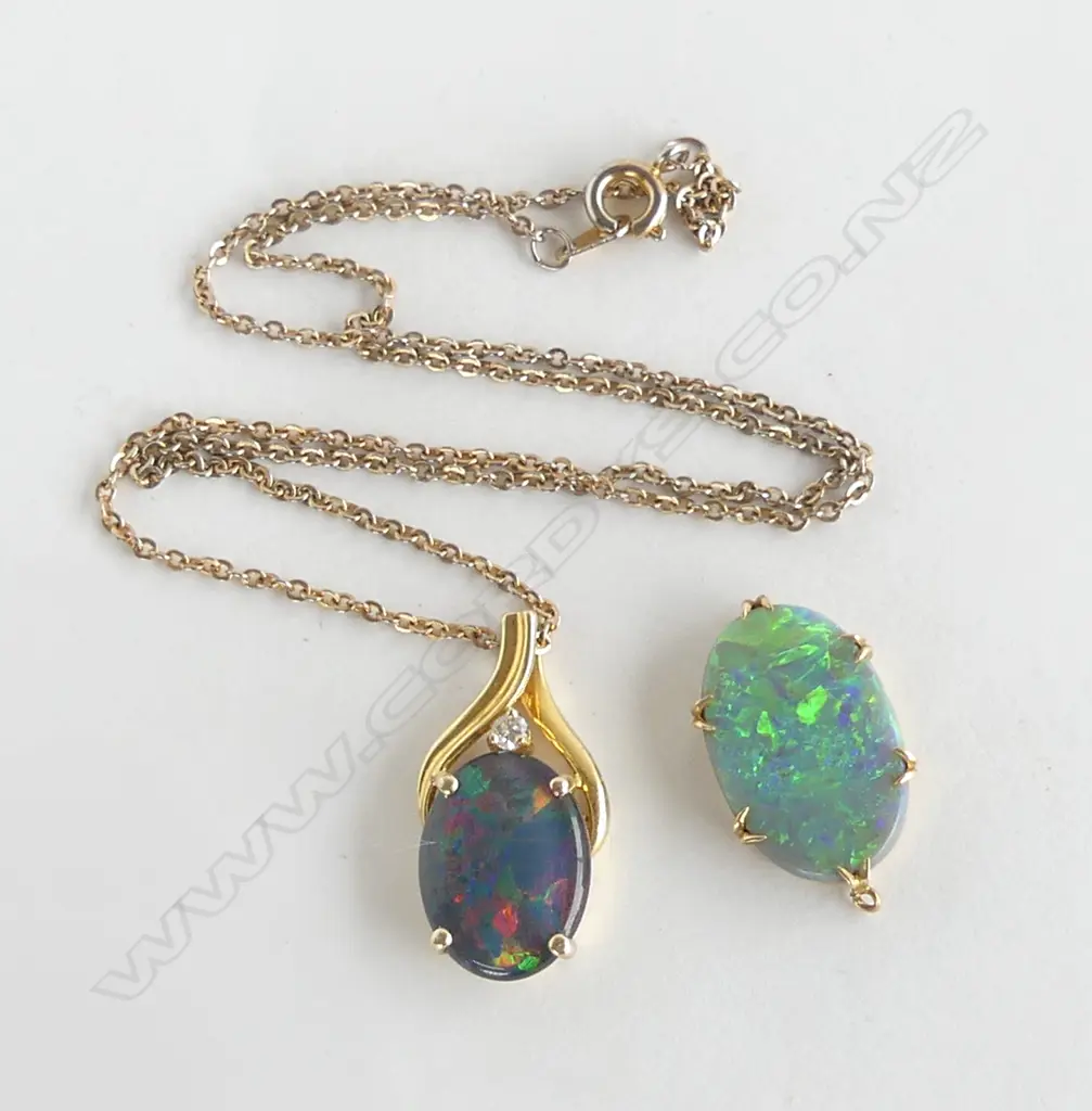 9ct GOLD & BLACK OPAL PENDANT ( bale broken) & SILVER GILT OPAL PENDANT ON A CHAIN Image 1++