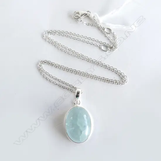 SILVER SET AQUAMARINE PENDANT ON SILVER CHAIN (NEW)