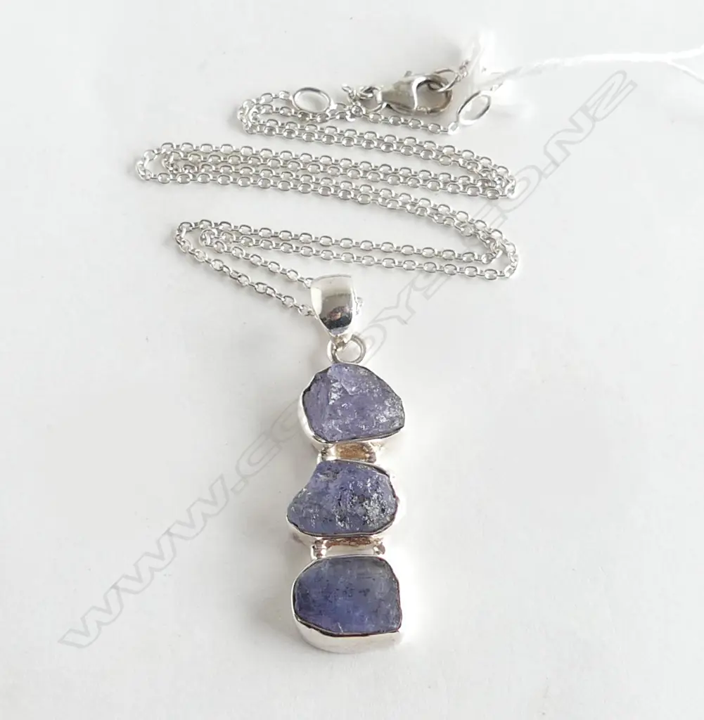 SILVER SET TANZANITE ROCK PENDANT ON SILVER CHAIN (NEW) Image 1++
