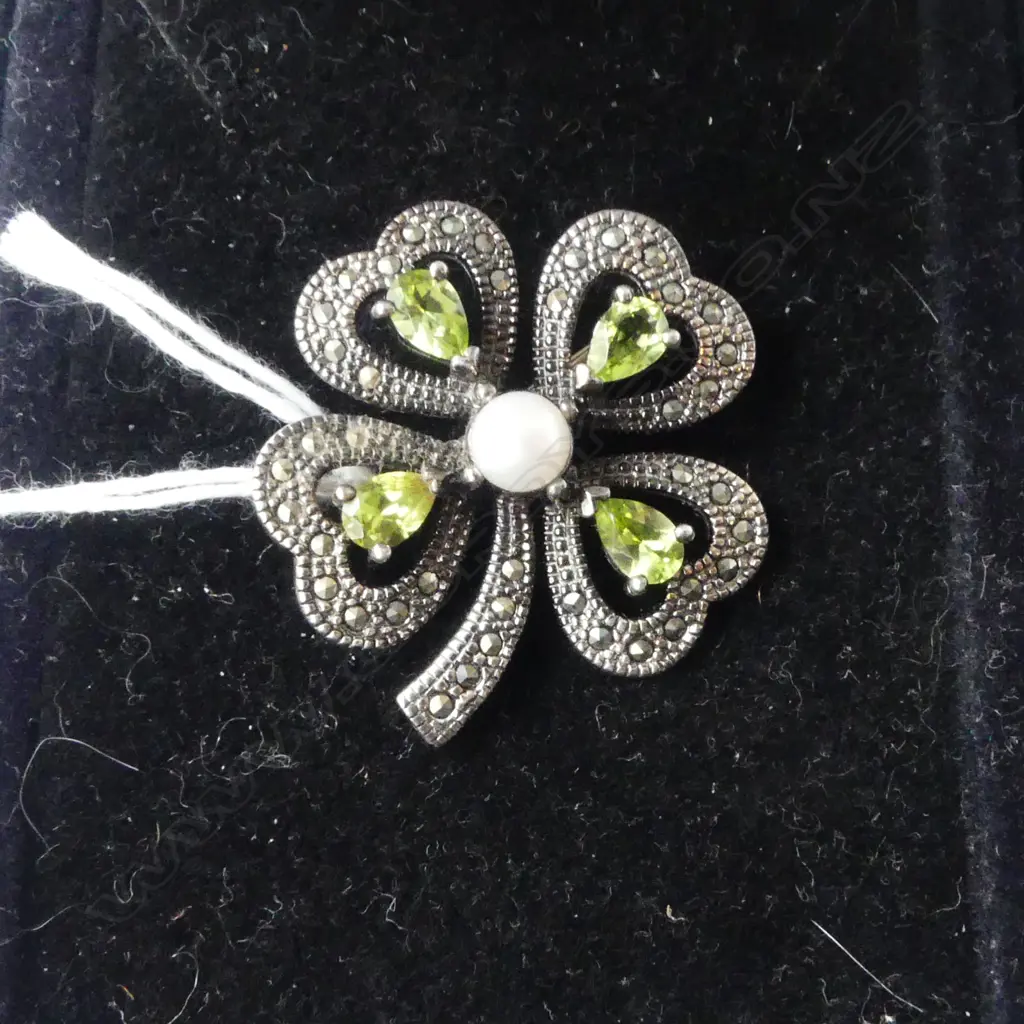 SILVER, PERIDOT, PEARL & MARCASITE 'LUCK of the IRISH' BROOCH by FRANKLIN MINT Image 1++