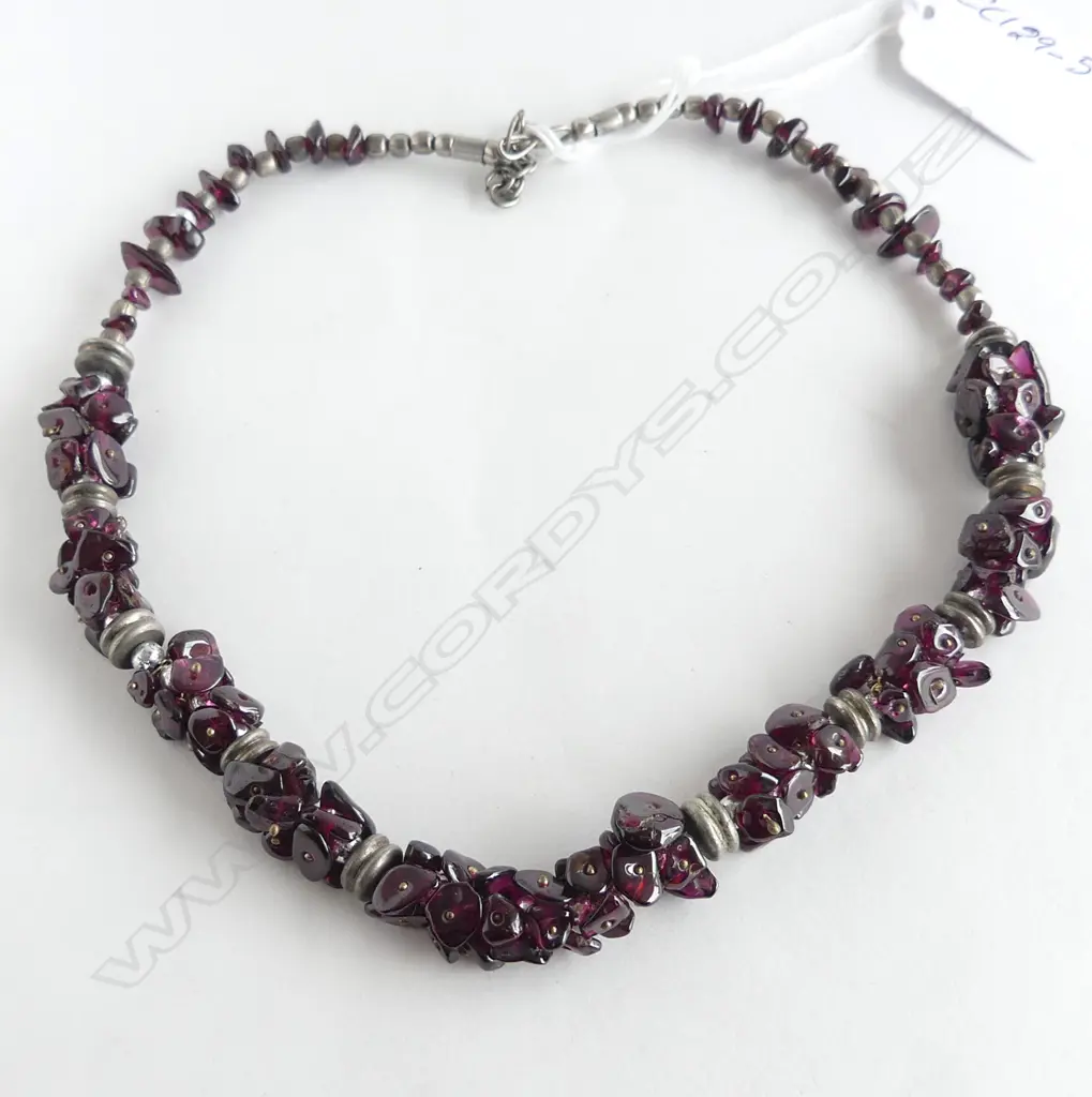 TIBETIAN GARNET & SILVER NECKLACE Image 1++