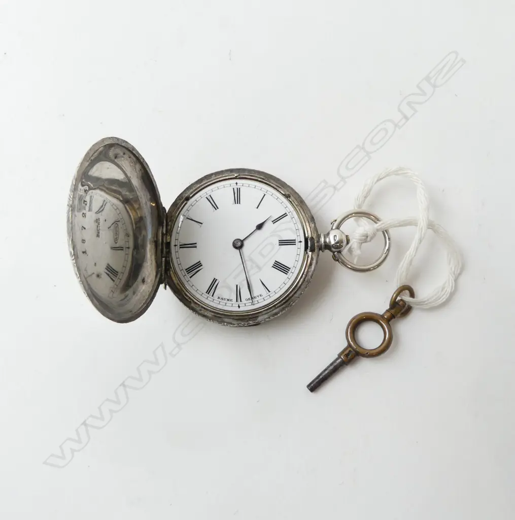 LADIES SILVER POCKET WATCH (going but no glass) Image 1++