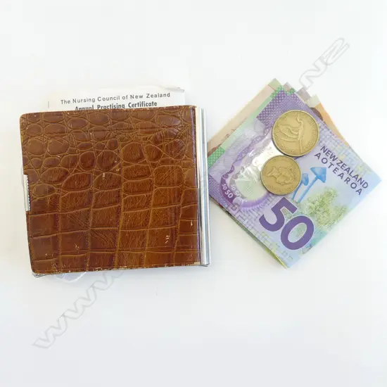 LEATHER CROCODILE TYPE WALLET WITH $173 NZ CASH current notes
