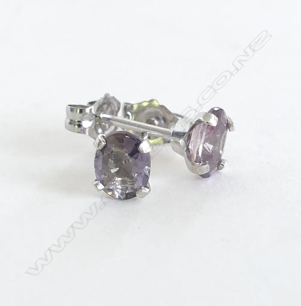 14CT WHITE GOLD AND LAVENDER SAPPHIRE  STUD EARRINGS Image 1++