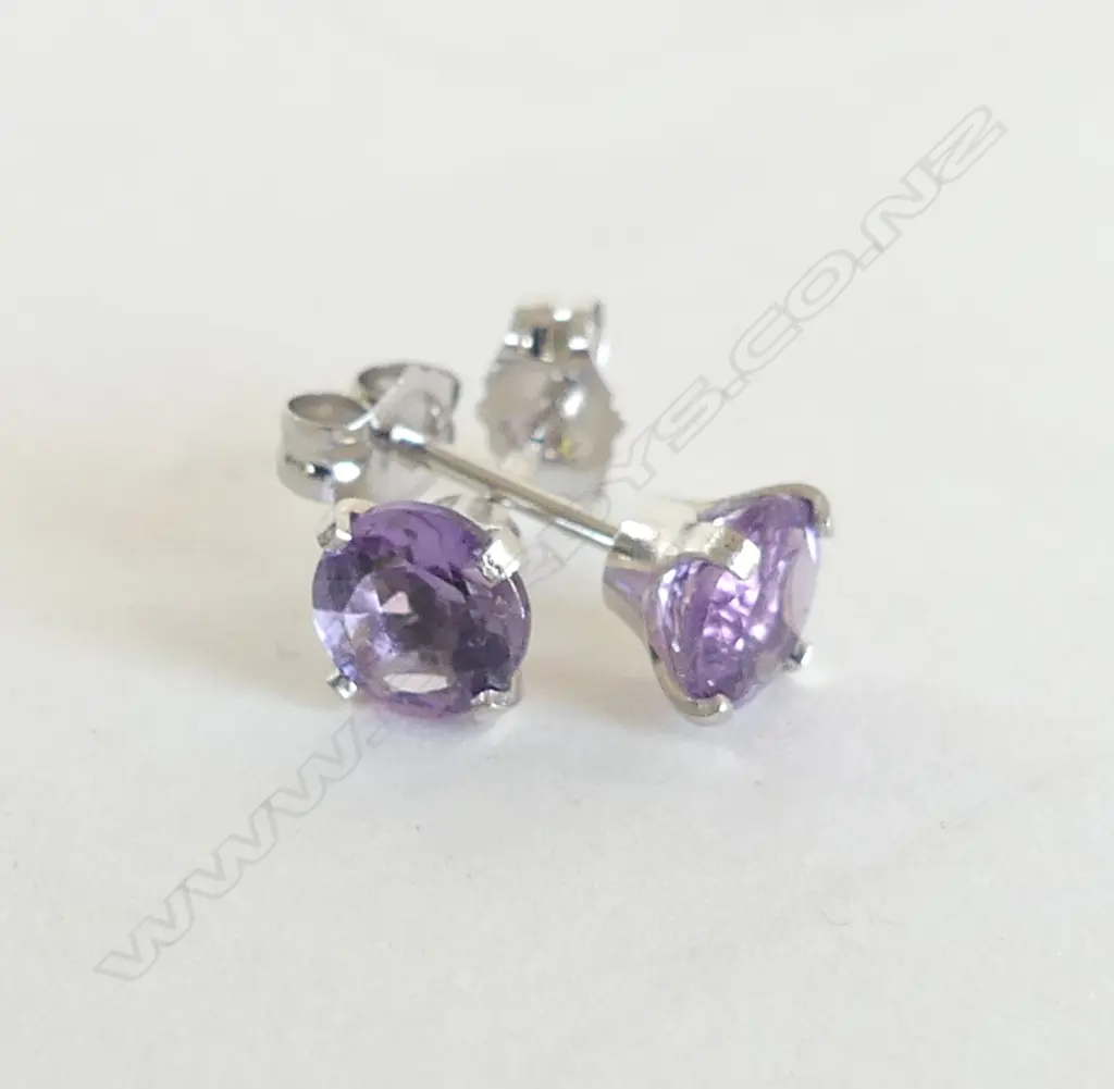 14CT WHITE GOLD AND AMETHYST STUD EARRINGS Image 1++